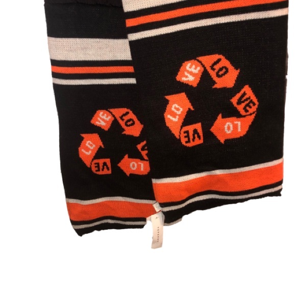 🎓TOPSHOP  Puffer Love Scarf cozy  Black Orange 72in New with Tags - Picture 11 of 12